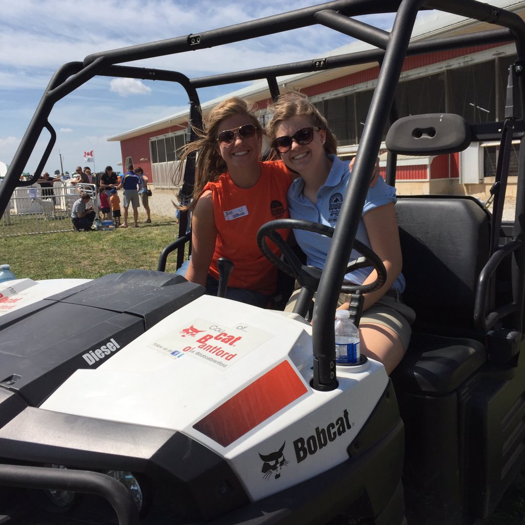 What a great day @Veldale! Thanks to <a href="/FarmFoodCareON/">Farm & Food Care Ontario</a> <a href="/bobcatbrantford/">Bobcat of Brantford</a> and many others! #ontag #farmbkfst