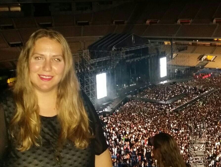 fathycl's tweet photo. #Bailandoelvientoensevilla maravilla!!!! https://t.co/kSXxaxXMj0
