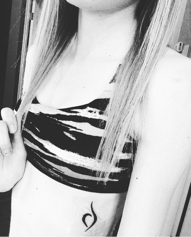 So unbelievably happy with my tattoo 🙌🏻 #neda #anorexiaawareness #eatingdisorderawareness #eatingdisordersurvivor
