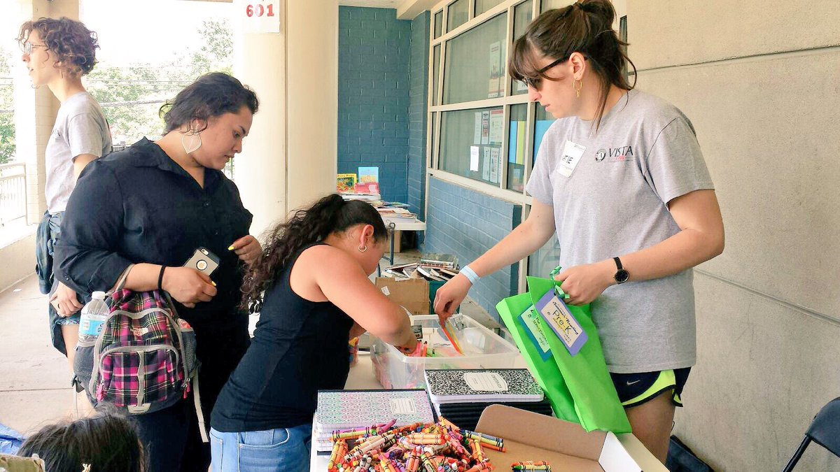 CPDCorg's tweet image. @ServiceWorksDC team is attacking summer learning loss head on! @IamServiceWorks @CPDCVolunteers #NWW2016