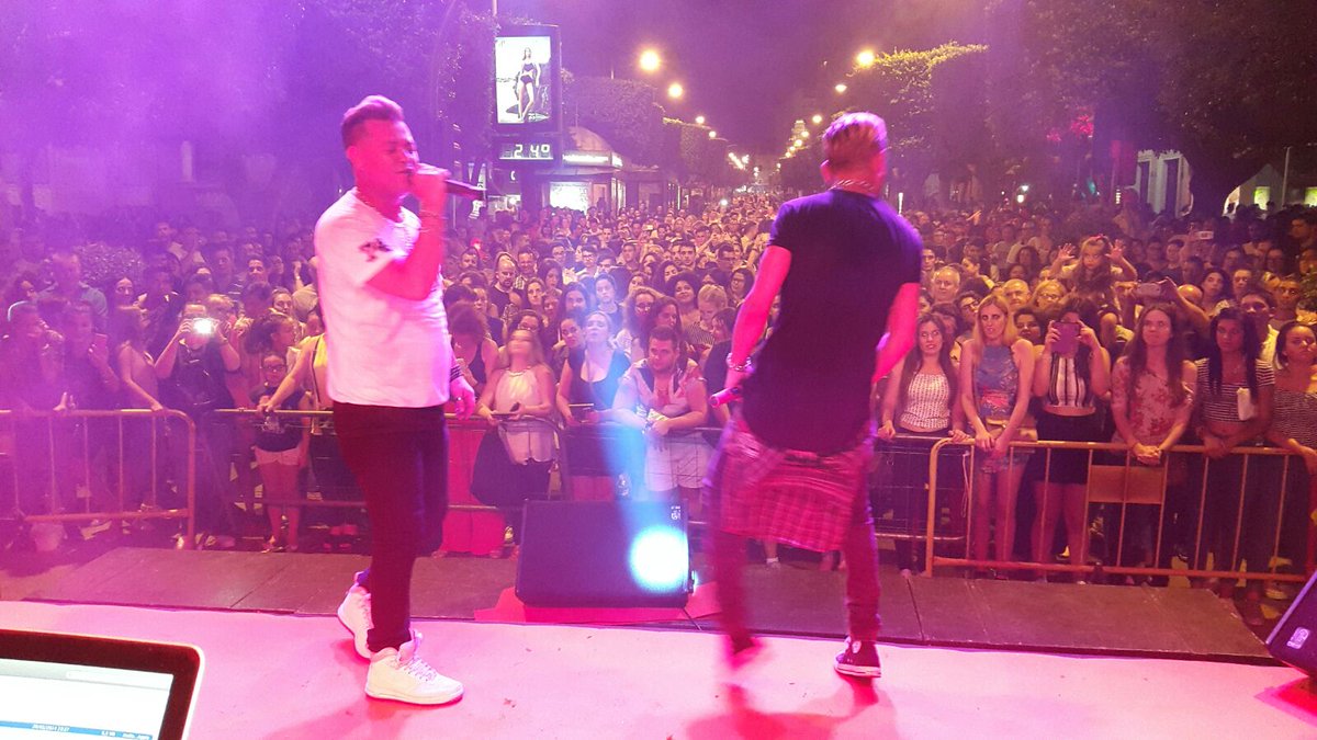 #radios #tv el #Reggaeton existe y la calle manda
quieres a este publico de oyentes o televidentes, dale #Reggaeton