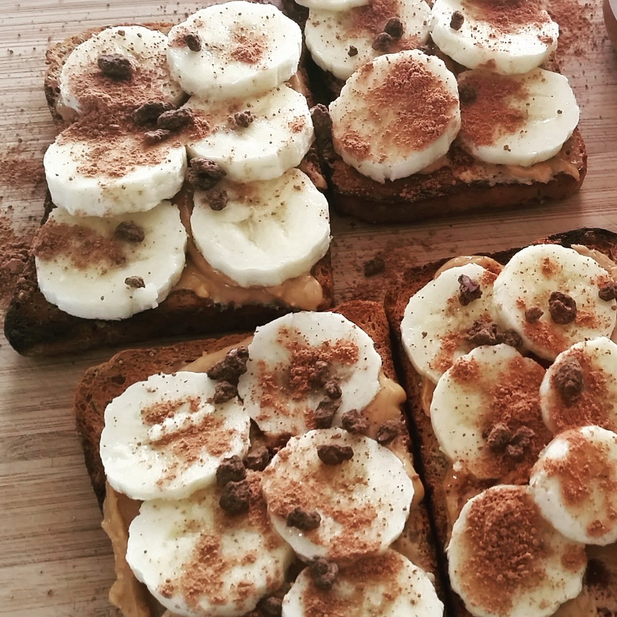 naturezonewhk's tweet photo. Sunday morning calls for Elvis Toast! @smallbatchnz peanut butter and @MSuperfoods  superchoc and cacao nibs! https://t.co/rMPKJiNRyV