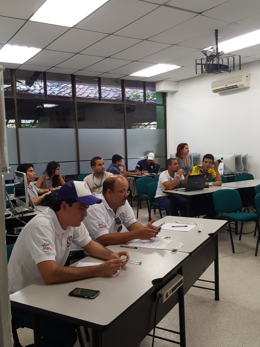 konsulta_IOT's tweet photo. En contados minutos inicia #Pitch #ViveMaker_co @ParquesoftCali @Ministerio_TIC @ViveLabs #juradosenespera https://t.co/0exjDDbW32