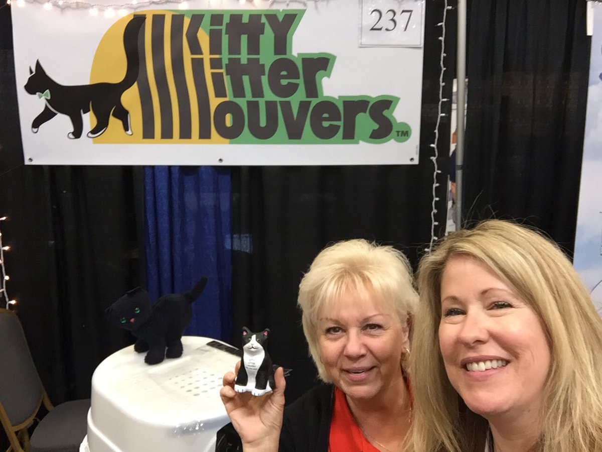 Garbage_eez's tweet photo. Great "booth" neighbors Lynda & Jeff at the INPEX show! #INPEX2016 #PayItForward #gratitude https://t.co/THquYhut5f