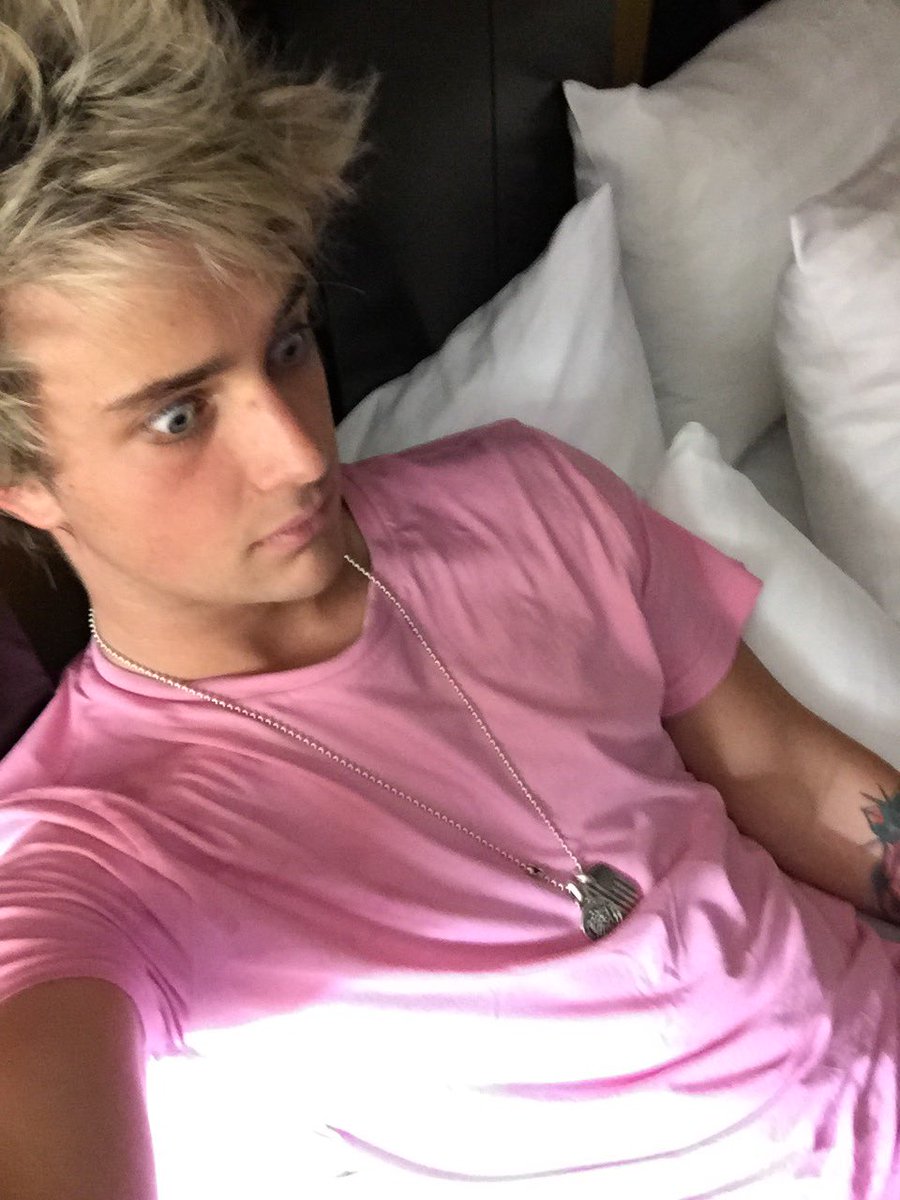 DaltonRapattoni's tweet photo. "Hey Daniel, I loved your performance of Eleanor Rigby on The Voice" https://t.co/cgVsNCEWEw