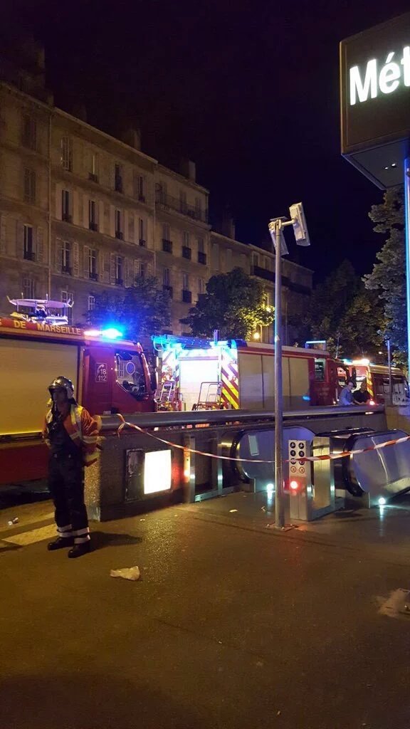 DailyMarseille's tweet photo. Breaking : Un supporter Anglais est décédé. #Marseille #EURO2016 #ANGRUS https://t.co/YNc0NzGPCA