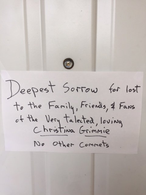 EvanLambertTV's tweet image. Here is the note on the door of home where Kevin Loibl lived. #ChristinaGrimmie @FOX13News