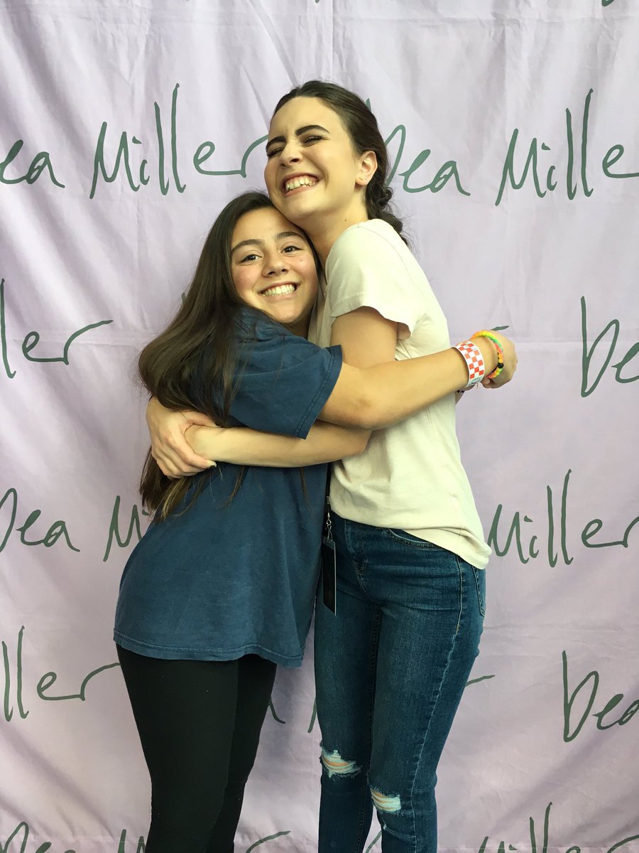 beamillerupdate's tweet photo. Bea en M&G avec @heycutebutera #beaandme https://t.co/OlogEUqtWr