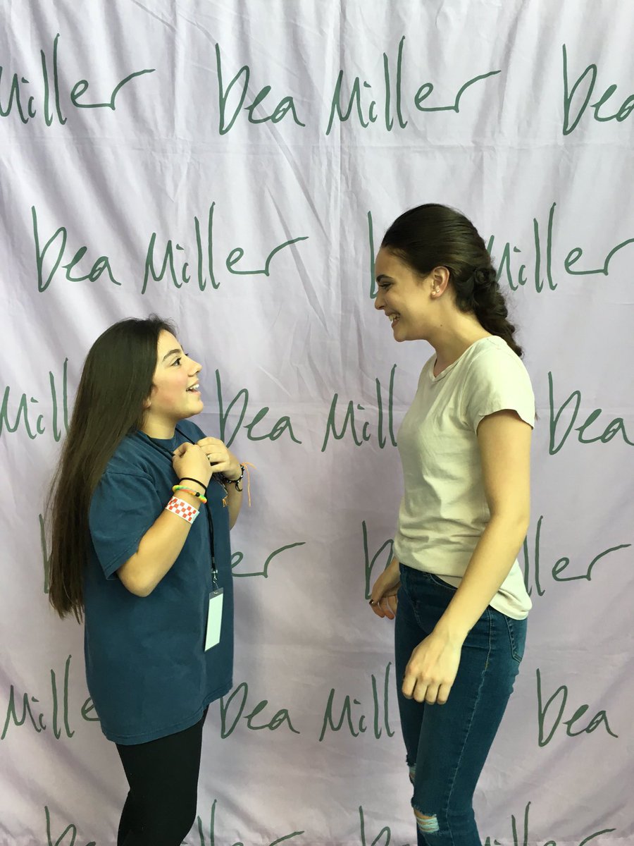 beamillerupdate's tweet photo. Bea en M&G avec @heycutebutera #beaandme https://t.co/OlogEUqtWr