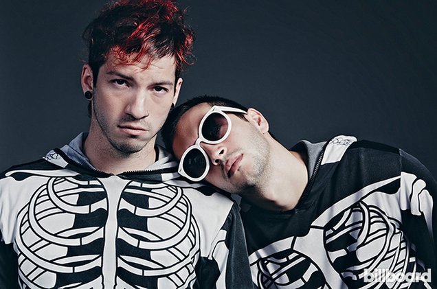 fmrockandpop's tweet photo. [CANDIDATOS] Ya podés votar a @andandodescalzo Impulso (vivo) @palopandolfo Morel y @twentyonepilots Ride #RPRanking https://t.co/H9YoTVqYZj