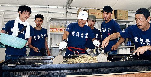 有名人の熊本訪問に現地の人は大喜び 有名人の熊本訪問に現地の人は大喜び