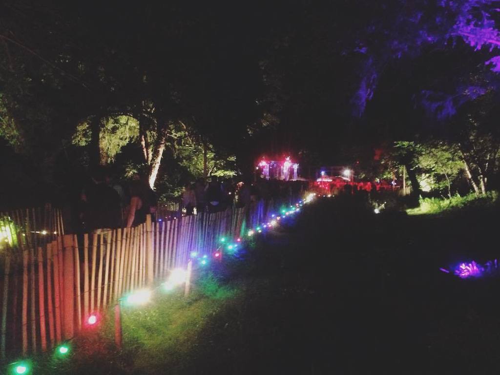 Lieu magique - la Clairière - fondation Good Planet. 
Prenez la pose avec la borne install… ift.tt/1YinXBd