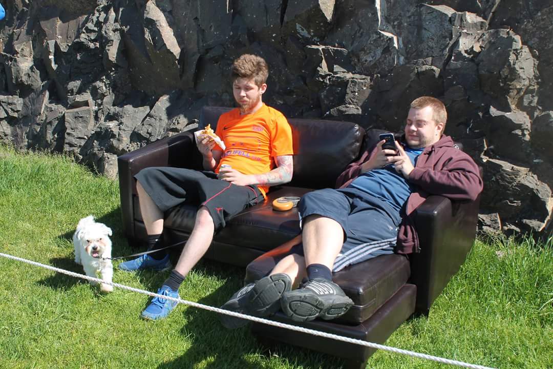 Only in Vopnafjörður mæta menn svona á fótboltaleik. #fullorðins #respect #fotboltinet