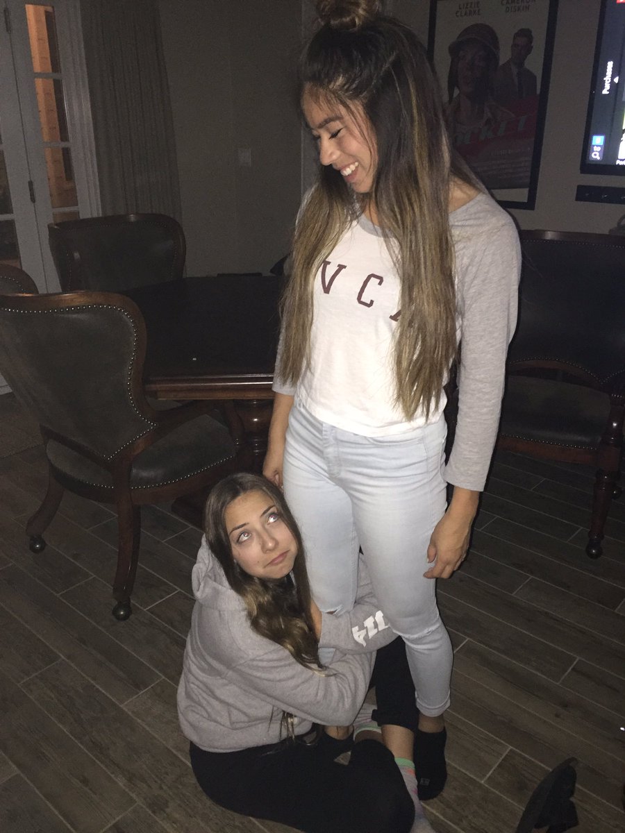 mere_connolly97's tweet photo. I'm so excited for my talented best friendπ #ButDontLeaveMe https://t.co/avwvtrJQjq