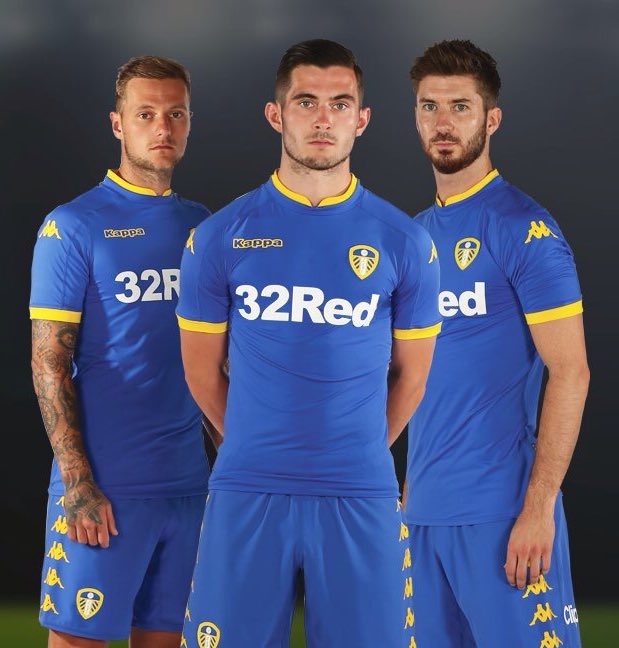 Exact_EU's tweet image. Can't stop looking at that kit.. Fucking sick kit man #lufc