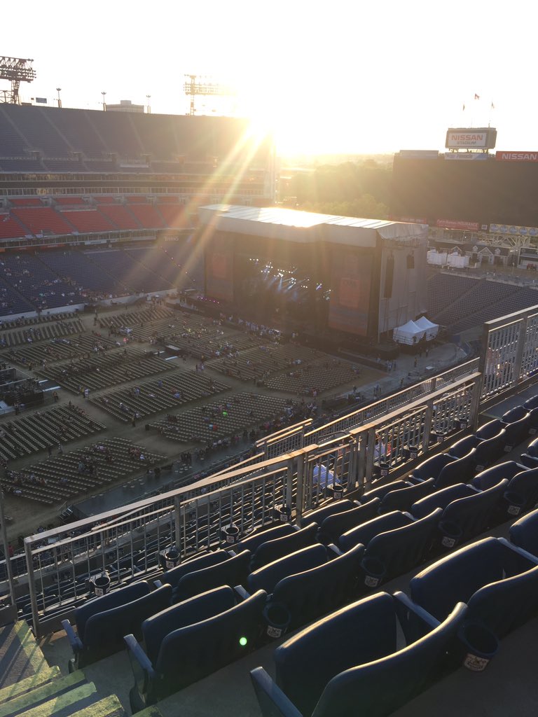 JennaJentry's tweet photo. #chevycma.....this night could be a lot better.....😜😜 https://t.co/stt0iDK6Qs