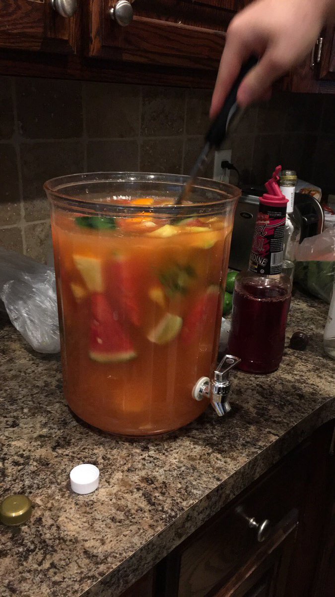 MeetNDrink's tweet photo. #meetndrink #junglejuice @TipsyBartender https://t.co/cVagNV4Z1m