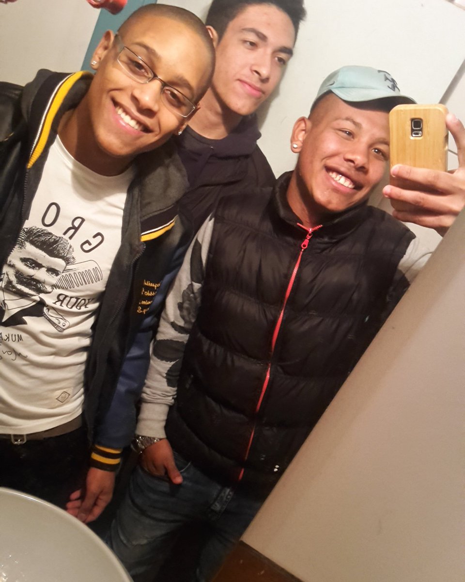 Axelsul's tweet photo. Los primos https://t.co/dbMtq5KmY7