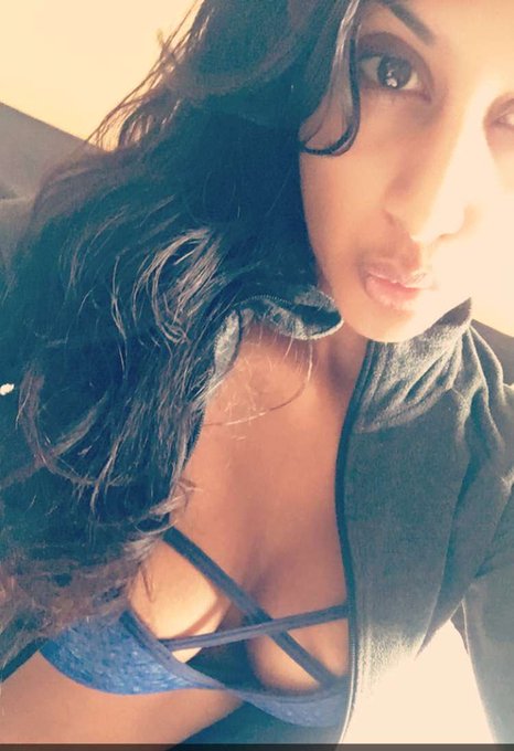 I've been on a #nomakeup streak for 5 days now and my skin is so clear, let's see how long I can go without<a href="/tag/nomakeup"class="tags">#nomakeup</a>