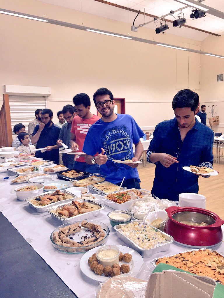 Interface_mag's tweet photo. #الأندية_الطلابية |
أقام النادي السعودي في ساوثهامتون مساء اليوم السبت الإفطار الجماعي لأعضاء النادي https://t.co/JolttBsiBy