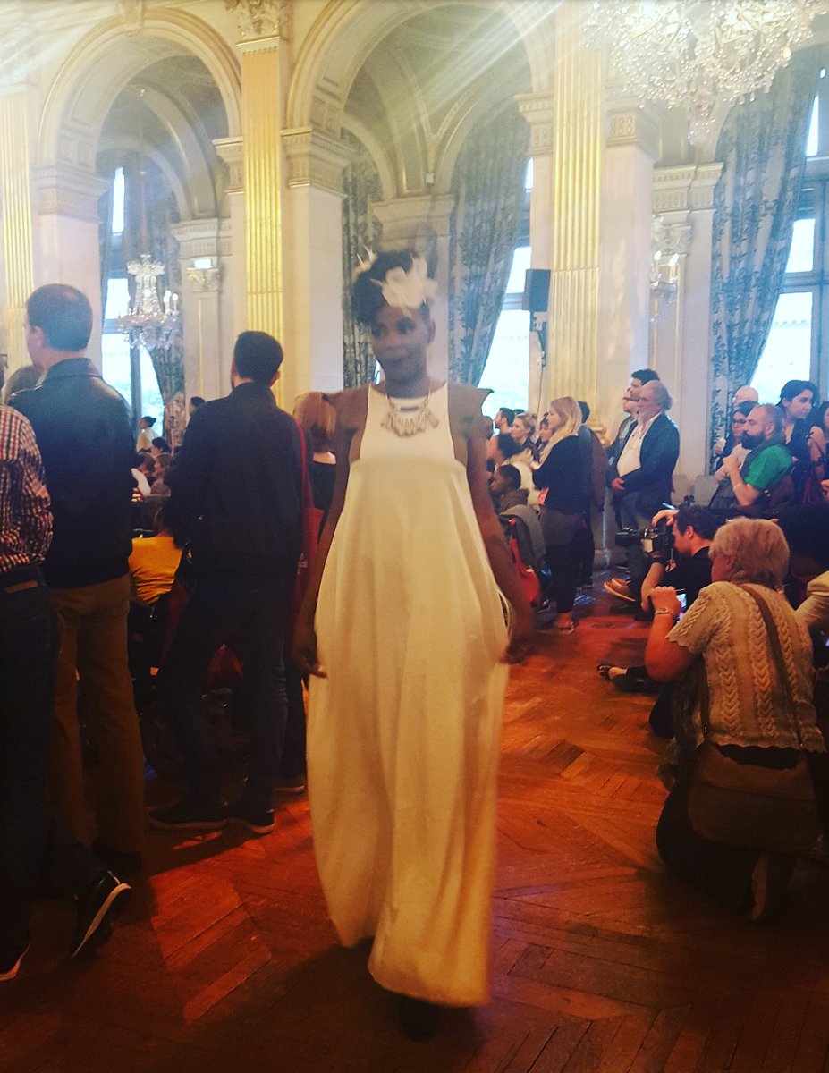 ONLYYOUCONSEIL's tweet photo. Sublime cette soirée bravo à tous ! @Paris @Jaccede @FashionHandi @ENDYandCo @UEXIST_TEAM @ChouettetonLook @youbyshe https://t.co/0Qn8Sik4AU