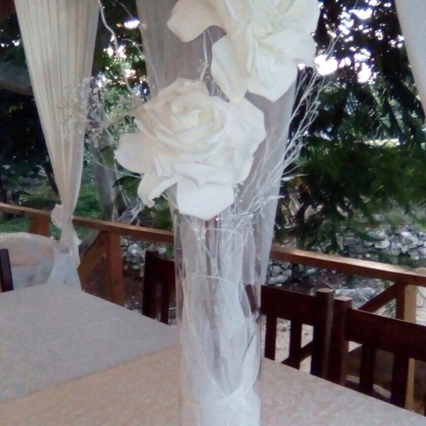 oleekas's tweet photo. All white on the deck @oleekas https://t.co/YwtbcWWNyG