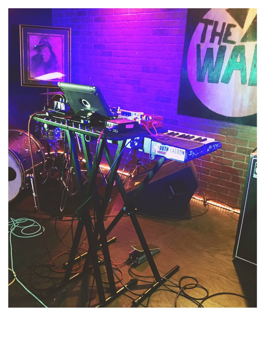 thewalloxford's tweet photo. show starting soon! https://t.co/RgyopTxvqE