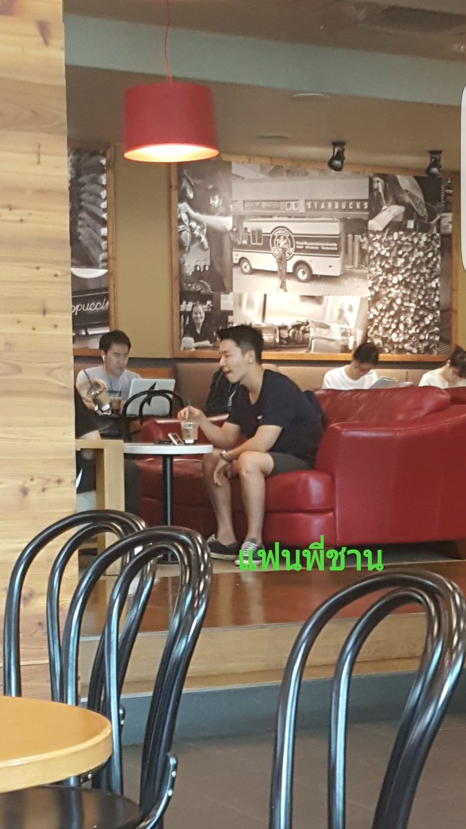 13elieveSG's tweet photo. [PIC] 160612 Donghae spotted at a cafe hanging out with a friend! [3P] (Cr:@parkgohye61) https://t.co/IsbeDVhu2S