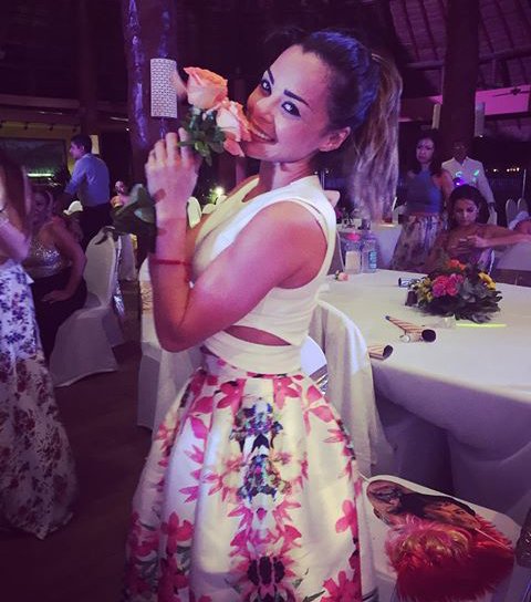 TaniaHdzz's tweet photo. Gabs un ramo más a tu colección💐 jajajaja @gabyramiirezz https://t.co/kPcL4YZLVR