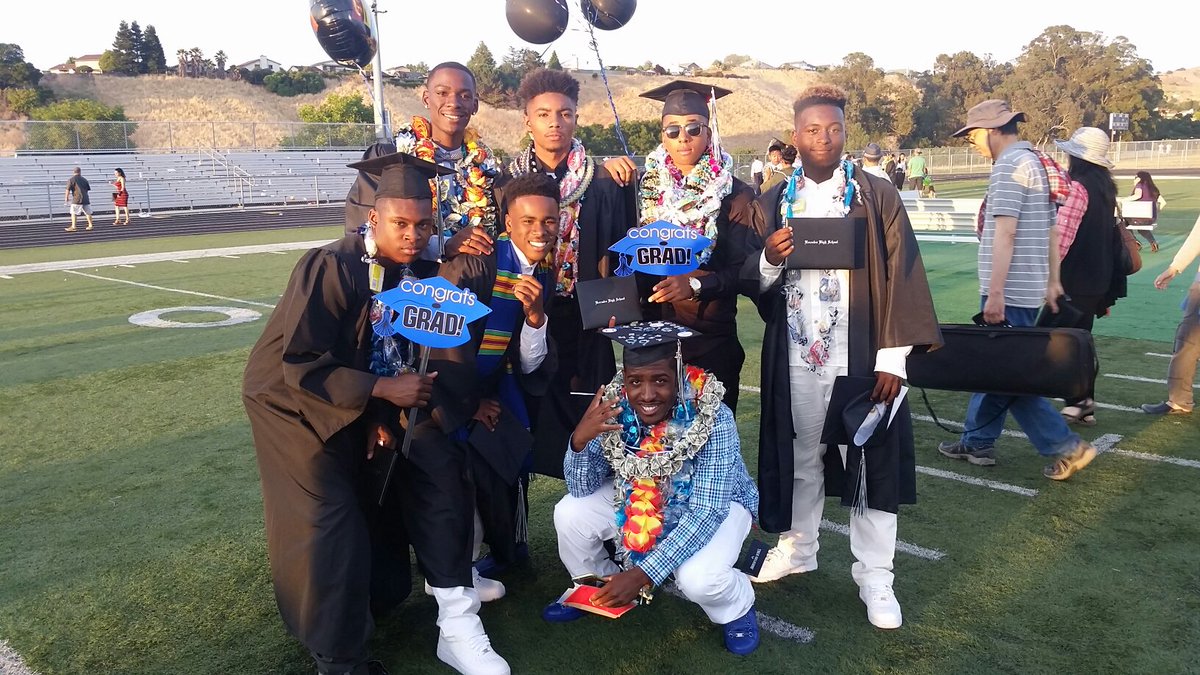 WCCUSD's tweet photo. Hercules HS Class of 2016  closes out #gradweek2016. Watch all of the ceremonies again https://t.co/ja6IL4hcpW https://t.co/x57ZfB76iz