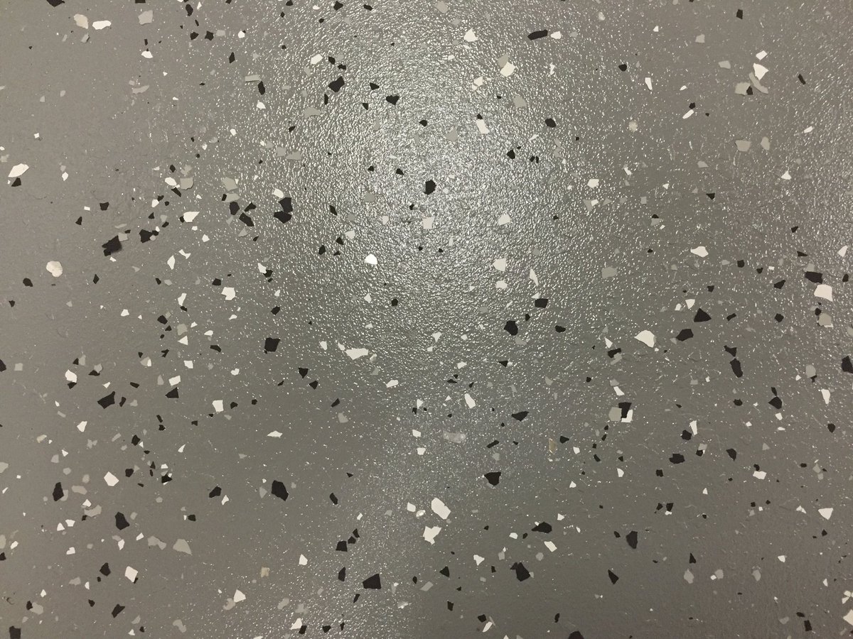 dereksimer's tweet image. 2nd Epoxy Base coat popping with paint chip flex....clear coat in a day or 2! #profinish