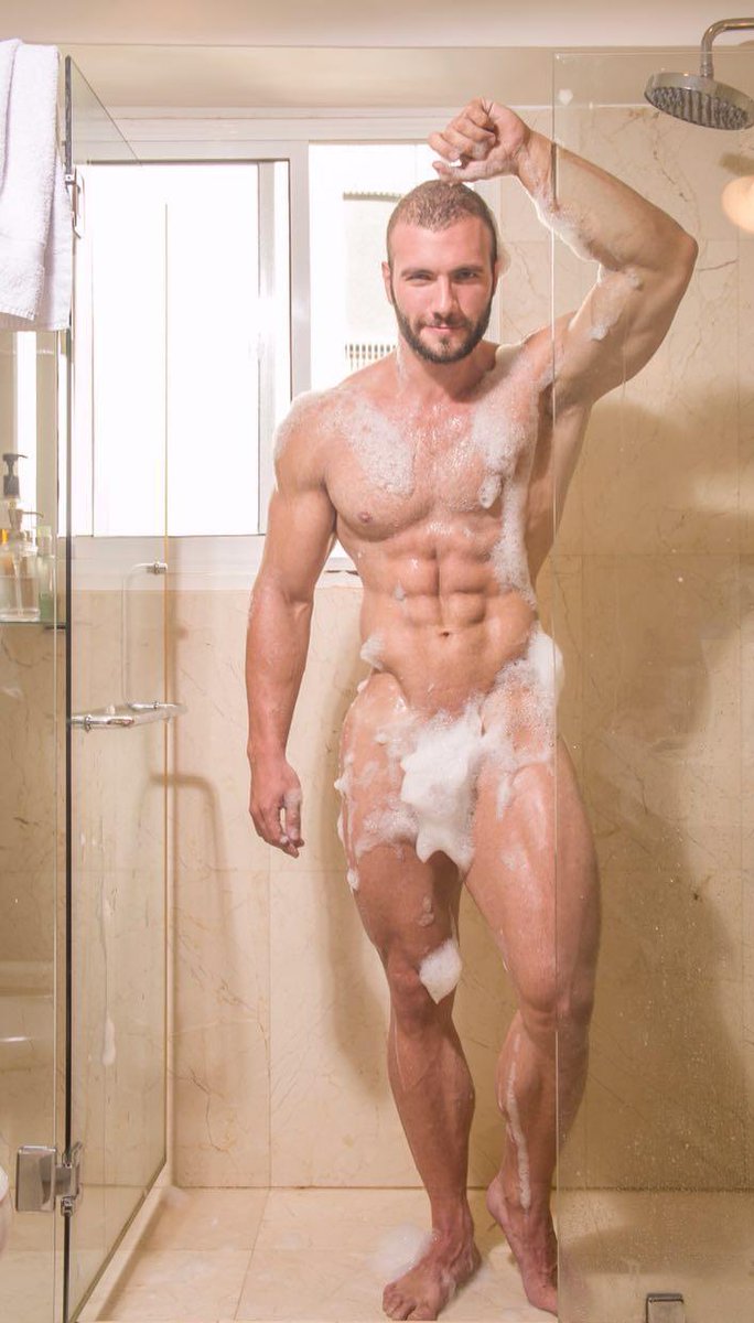 Nickplus33Nick's tweet photo. #showerstud https://t.co/toz54HrwNp