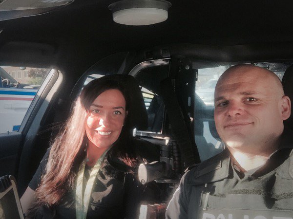 BarriePolice's tweet photo. Enhancing Community Mobilization and Engagement with CMHA ride along #Pltn1 making a difference @CMHAOntario https://t.co/Fl3qgDGtCS
