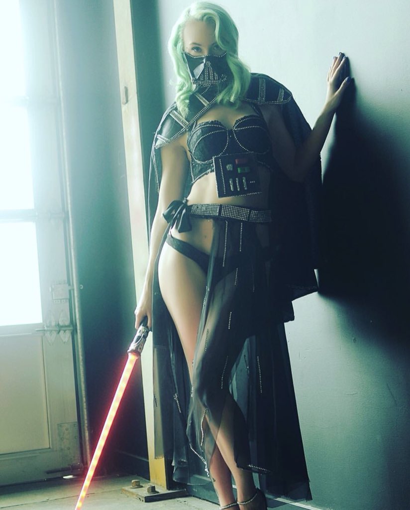 ForceGirls's tweet photo. Super sexy Lady Vader @juliette_electrique 😅🌑💕💦📸  @danger_ninja #nerdgasm #cosplay #starwars #forcegirls #dorkside https://t.co/Rwx89lMyw6