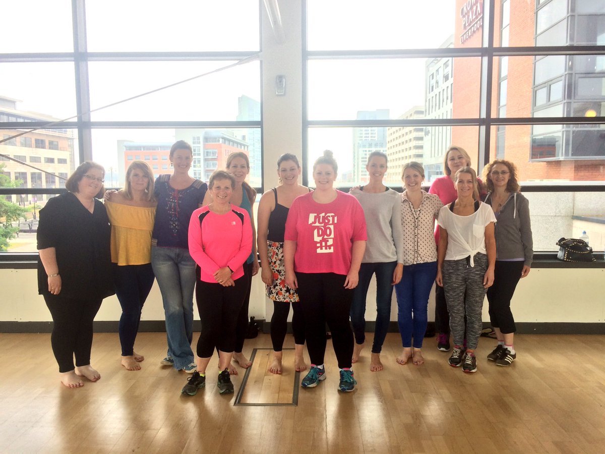 LiannaTCC's tweet photo. @CheerleadingCo Emily's #hens rocked the #singleladies #henparty in #Liverpool channeling their inner #Beyoncé 💃🏼 https://t.co/Fy06Frzbnd