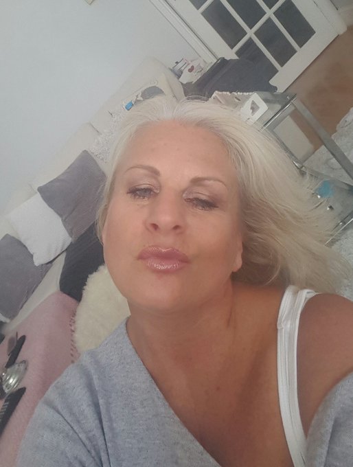 I ❤ my job for sooooo many different reasons but the main one is you lot .Thank-you https://t.co/Mid<a href="/tag/adultwork"class="tags"><span>#adultwork</span></a>