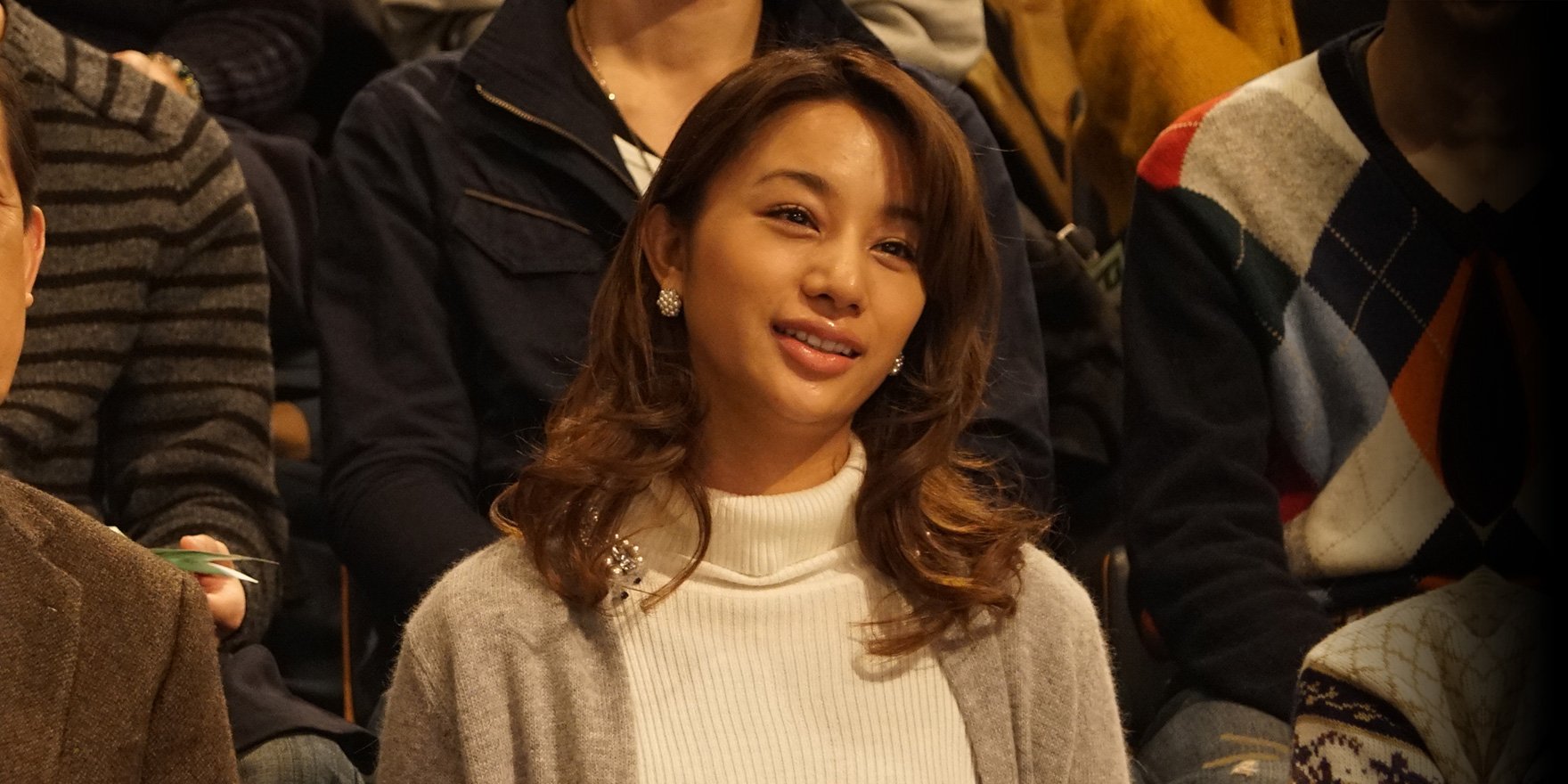 Netflix 火花 公式 百合枝 高橋メアリージュン スパークス山下の恋人 芸人として芽の出ない山下を大らかな心で支えている 二人の仲は良好な模様 Netflixオリジナルドラマ 火花 全10話配信中 火花はじめました 火花登場人物 T Co