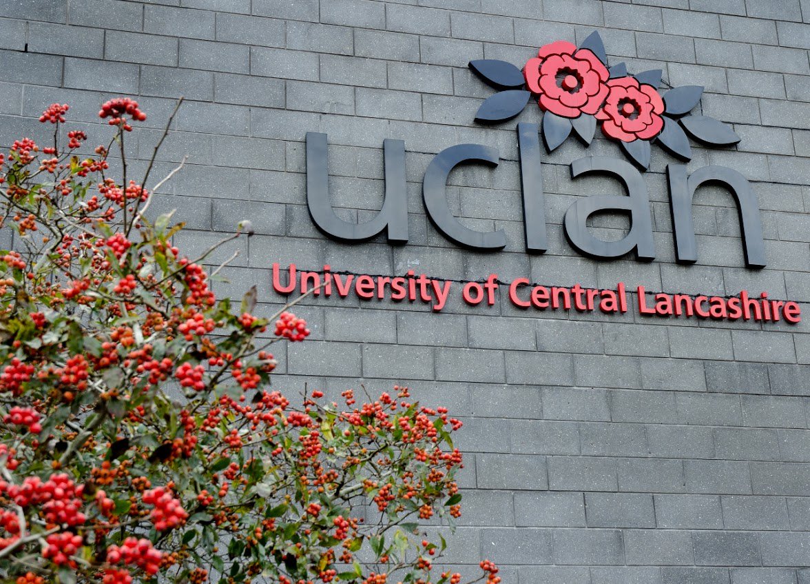 Uni_Lancashire's tweet image. #UCLanOpenDay | Check-in desks open from 8.30am - based at Foster Building in centre of campus