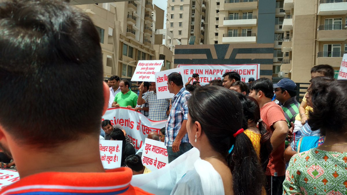 Roni_Bhore's tweet photo. #stellarjeevan #unitedwestand #stellarjeevanthecheater Residents protesting poor quality https://t.co/1vv6JKthyW