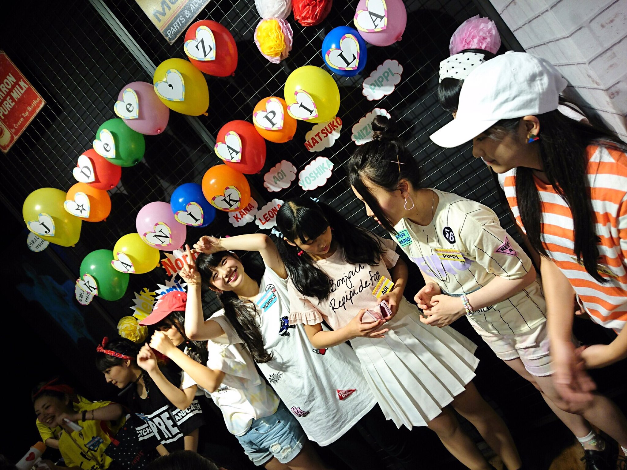 レピピアルマリオ در توییتر ガールズスマイルコレクション 本日はinイオンモール福岡 ジェイディーズはもちろん ゲストで福岡出身ガールズバンドのカニカピラも登場 この後レピピに来店です 東宝シンデレラフォトブースは16時に再開