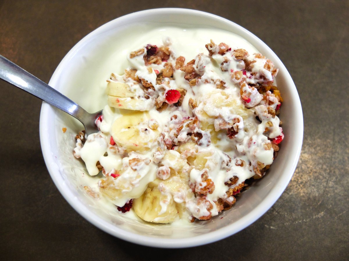 Looking for a healthy option in #dunlaoghaire this weekend? Try our granola w/ greek yoghurt, banana &amp; Manuka honey.