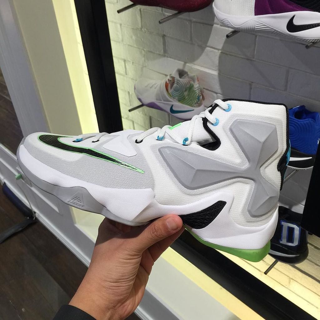 lebron 13 command force