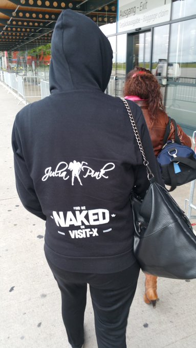 Watch Julia Pink's leaked NSFW photo on TwXstars