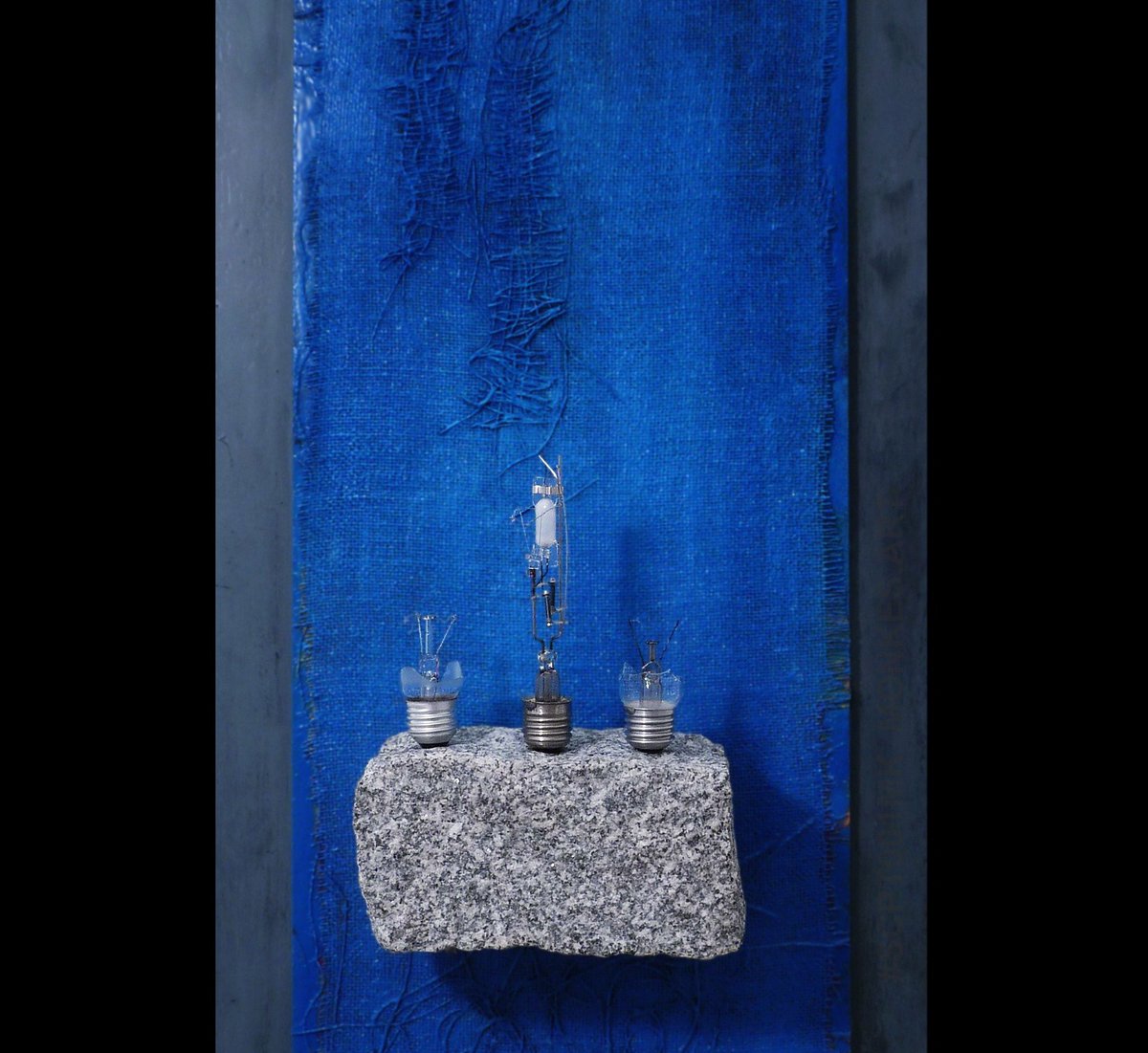 Monkes.art
Tit. #SCPT001MK
Subtitle: Golgotha of obsolescence
Subtítulo: El Golgota de la obsolescencia
Detail