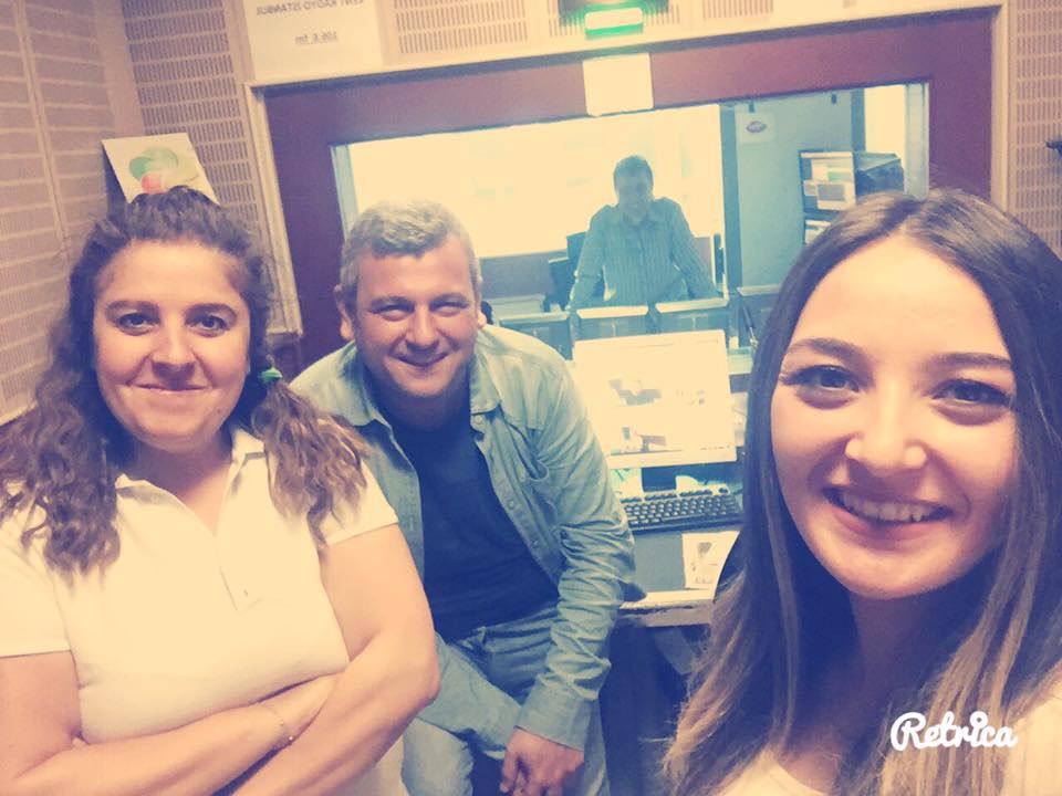 Habber (@habbertr) on Twitter photo Basın Ekspres başlıyor... Biz hazırız sizi bekliyoruz 106.6 da buluşalım 😍 <a href="/ddidemdede/">Didem</a> <a href="/ersoydede/">Ersoy Dede</a> <a href="/irmkrtl/">İREM KARTAL</a> Basın Ekspres başlıyor... Biz hazırız sizi bekliyoruz 106.6 da buluşalım 😍 <a href="/ddidemdede/">Didem</a> <a href="/ersoydede/">Ersoy Dede</a> <a href="/irmkrtl/">İREM KARTAL</a>
