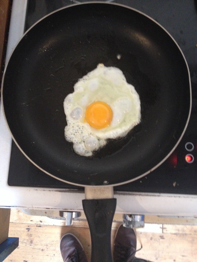 friedeggs2016's tweet photo. #howdoyoulikeyoureggsinthemorning? #friedeggs2016 #2moredays https://t.co/ZZK6F1Li0n