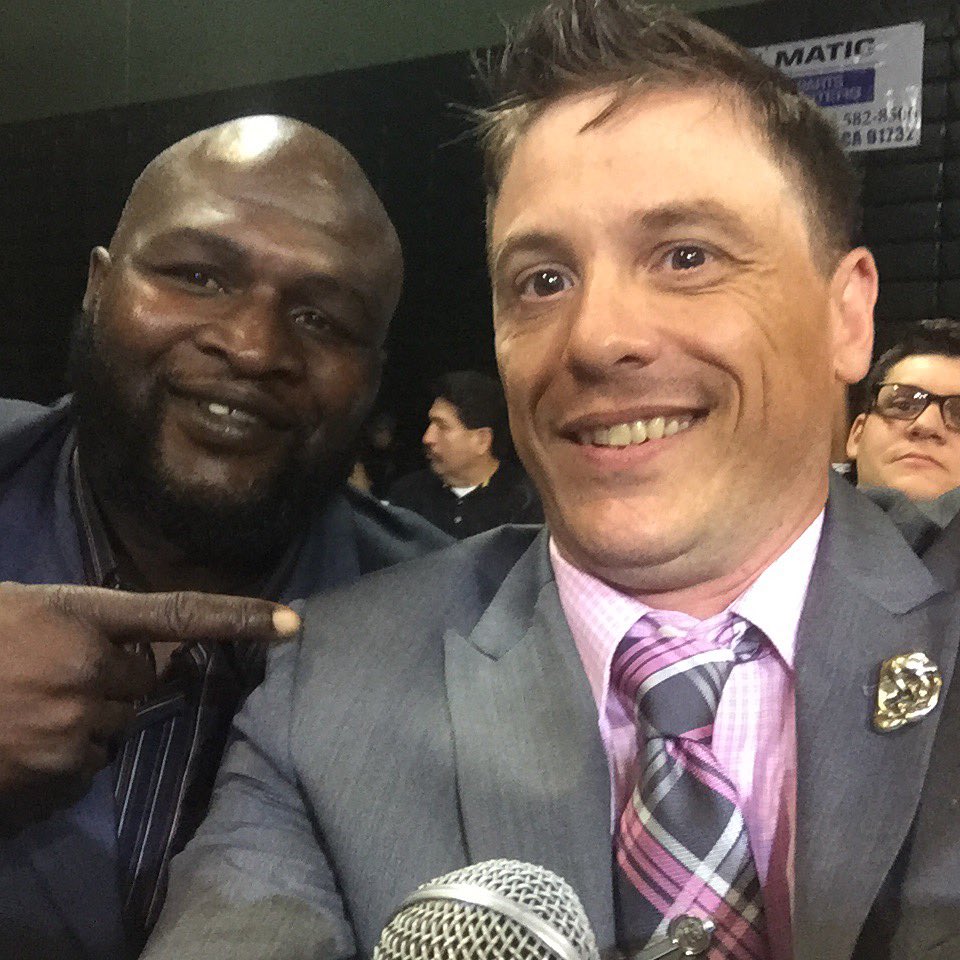 ClinchReportJon's tweet photo. The incomparable @RealJamesToney A man who defeated 11 word champions! #Boxing #LightsOut #PRSports @BashBoxing https://t.co/pw3h0jhPYt