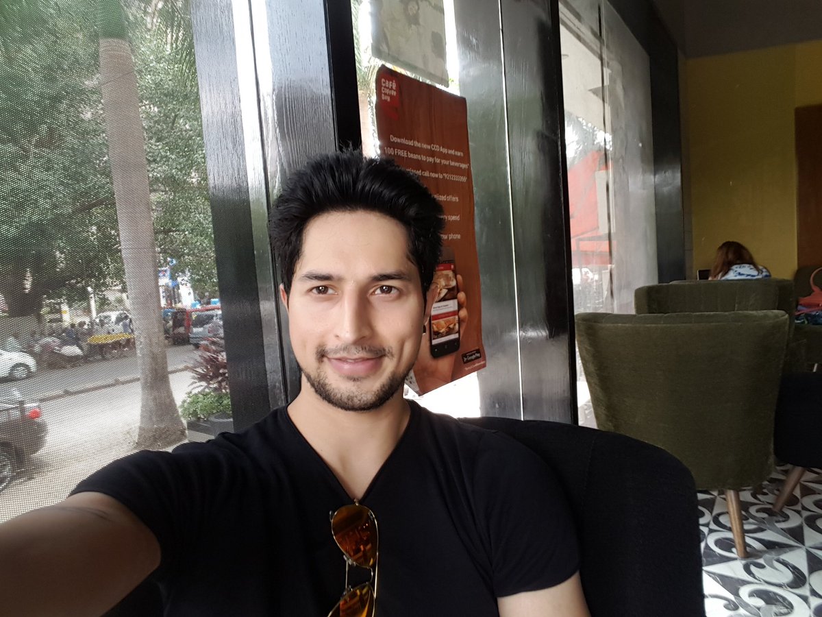 TheArtistBrad's tweet photo. #coffeelover #cafecoffeeday #mumbaiweather #monsoon #loverainydays #artist #brad #thirstycrow #rimpyprince #Music https://t.co/y14Apig9dD
