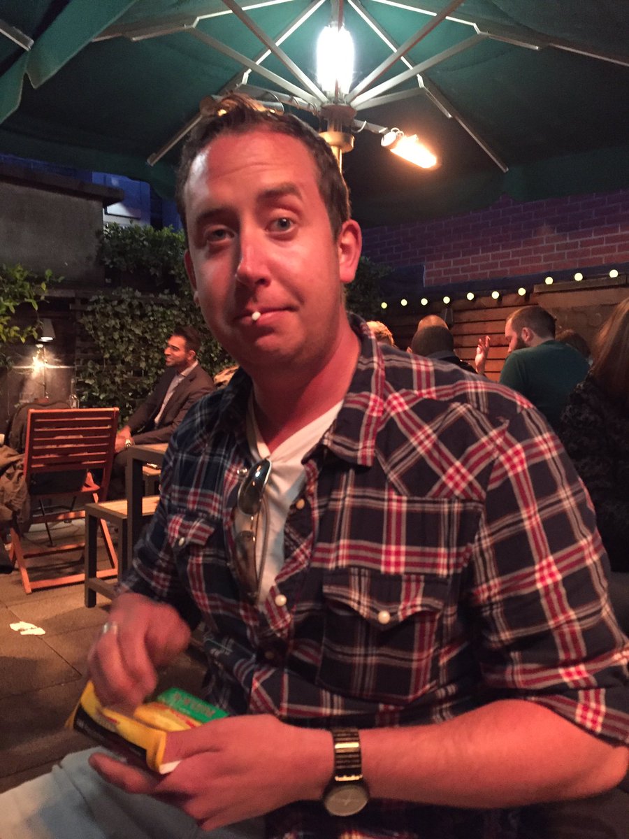 Spineless Yes Men tweet media