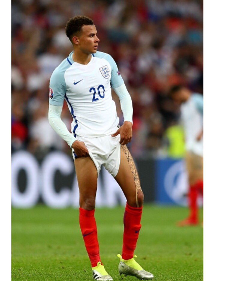 Dele tweet media